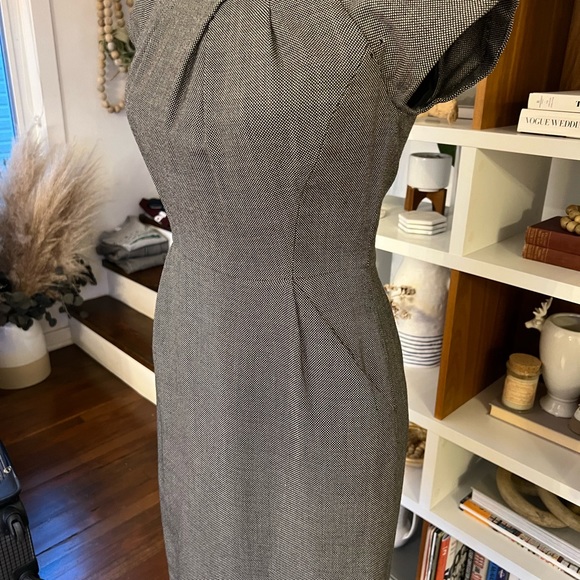 Jcrew dress with pockets and a slit in size 2 - Picture 6 of 8